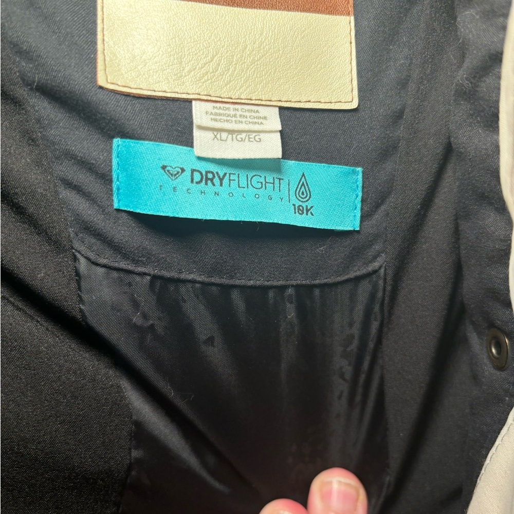 NWT- Roxy Andie women's insulated snow jacket. - Picture 12 of 15